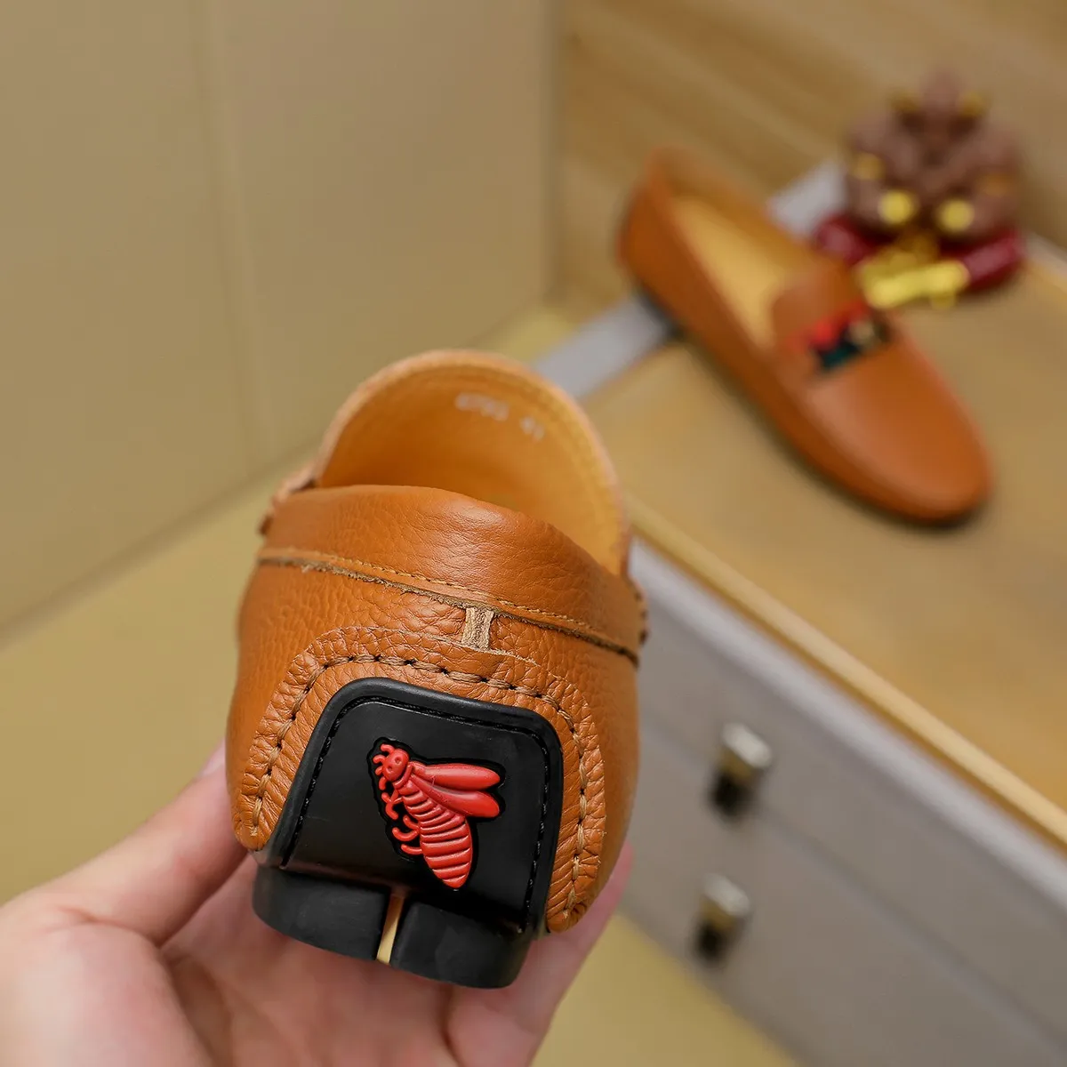 Men's shoes 💰360💰💰GUCCI Gucci official website synchronizes the latest model 🛃The upper is made of imported cowhide, 🐷leather lining, rubber outsole, 🎩🎩top-notch handcrafted workmanship with fine stitches and threads🔍definitely satisfy those perfectionist men who pursue high luxury quality 👏 Colors available! Code number 38-45 Large quantity in stock